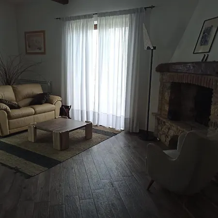 B&bees Vendégház Rocca Ranieri