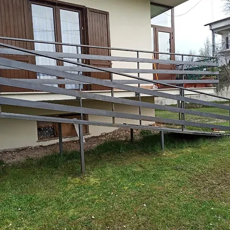 B&bees Vendégház *